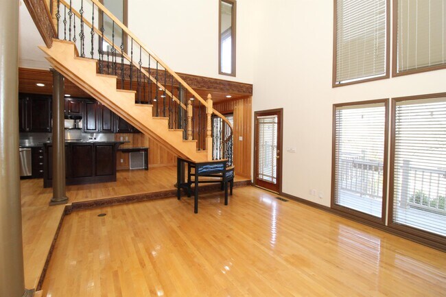Building Photo - 97 S Hartman Ave