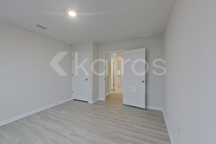 Building Photo - 130 Metalmark Dr