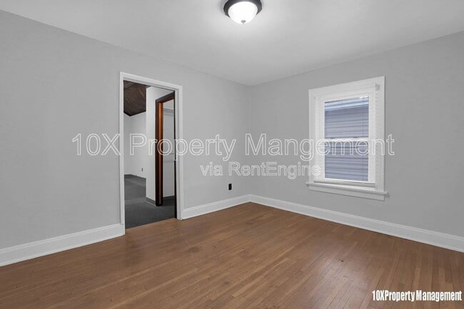 Building Photo - 563 S Burgess Ave
