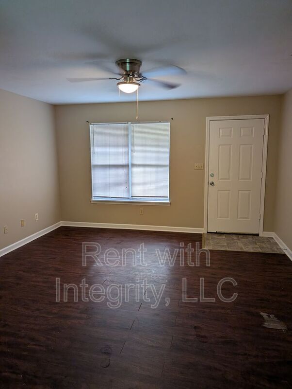 Building Photo - 2555 Chateau Ln