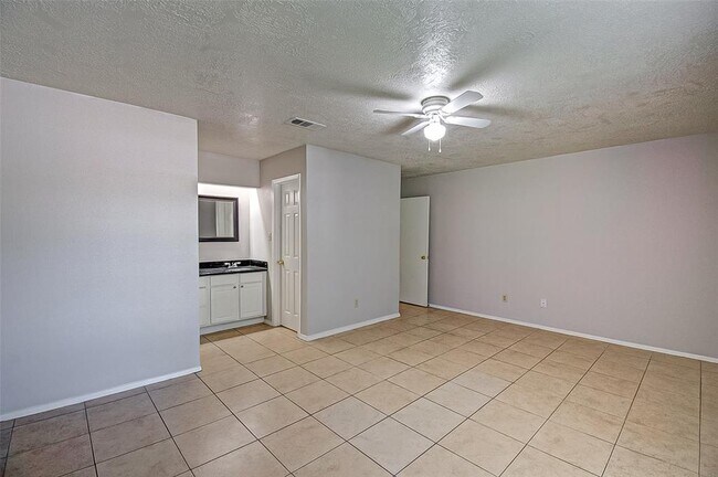 Building Photo - 11203 Doric Ct