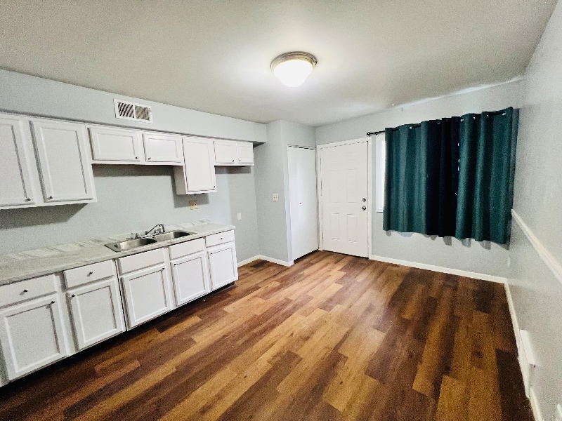 Building Photo - 8884 N 95th St