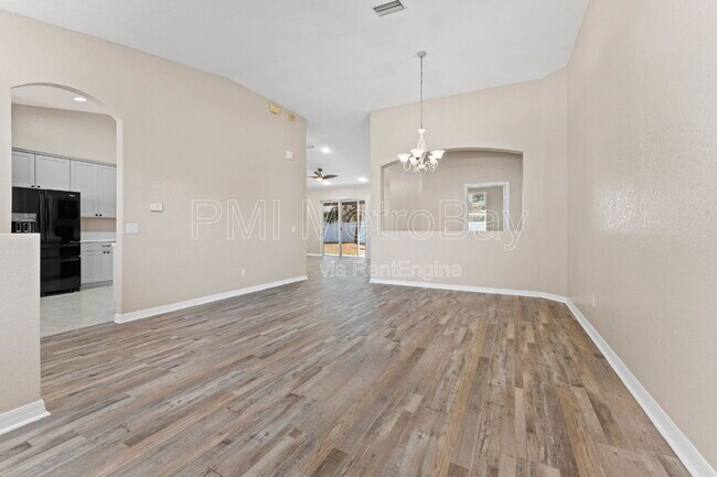 Building Photo - 11709 Holly Creek Dr