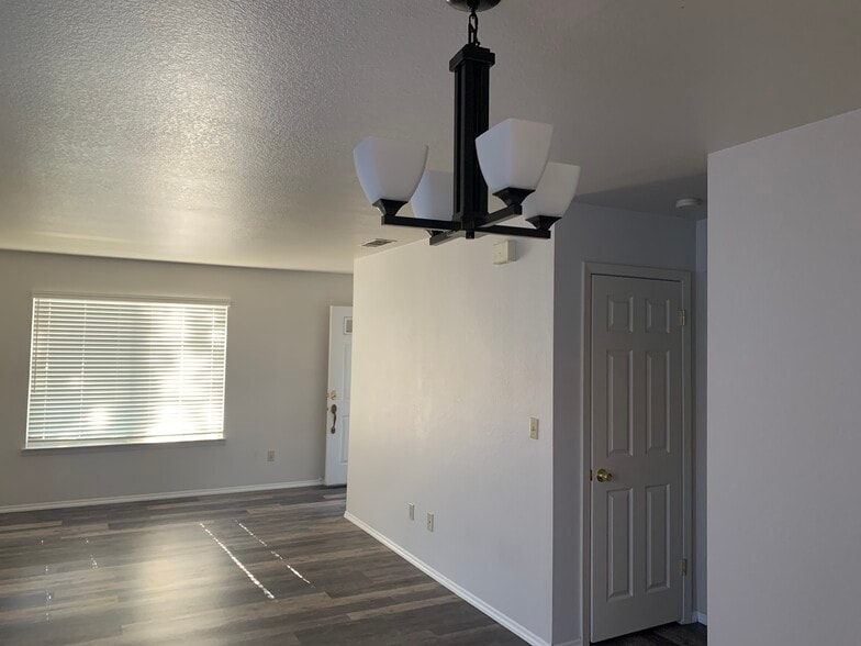 living room - 1619 Parker Ave
