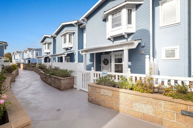 Building Photo - 231 Aviation Pl