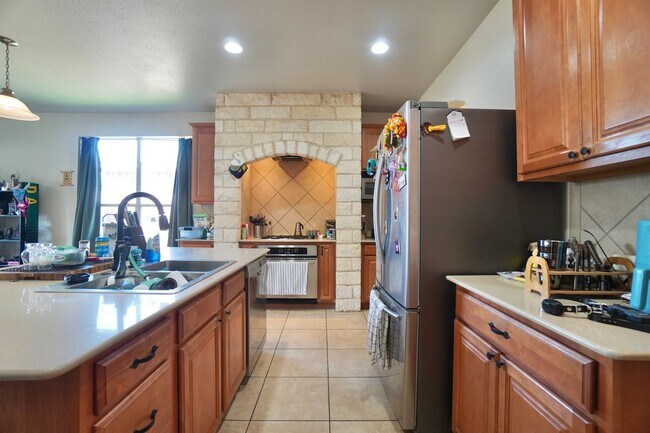 Building Photo - 18621 Dry Pond Dr