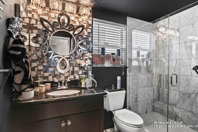 Building Photo - 2927 Sorrento Way