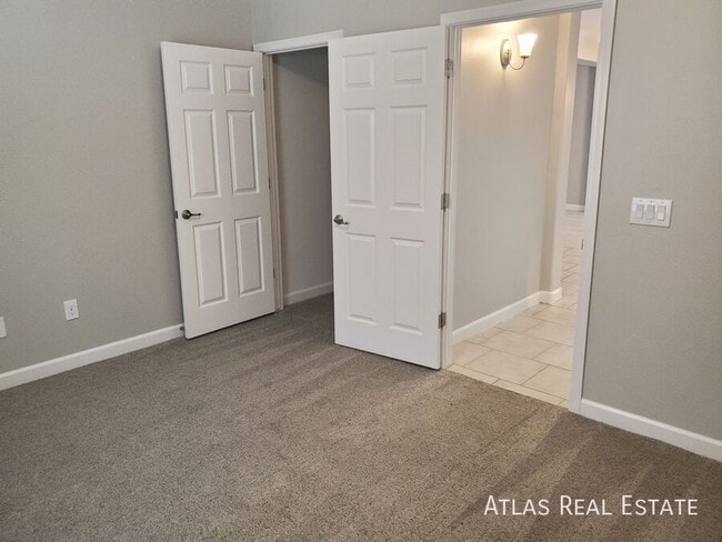 Building Photo - 12102 E Metz Dr