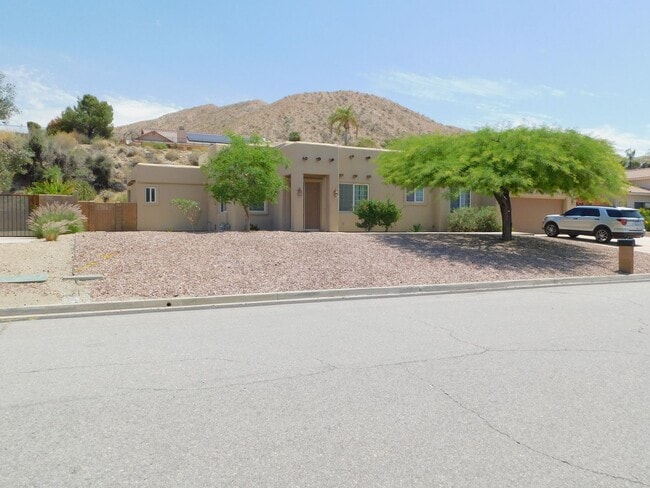 Building Photo - BIG, BEAUTIFUL 3  BED+LARGE BONUS ROOM  2.5 BATH HIGH UP IN DHS