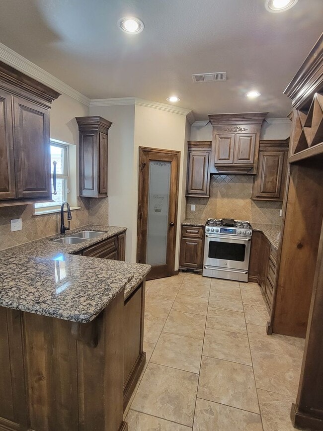 Building Photo - 9825 Perry Ave