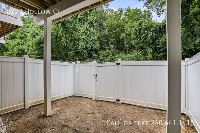 Building Photo - 8227 Hollow Ct