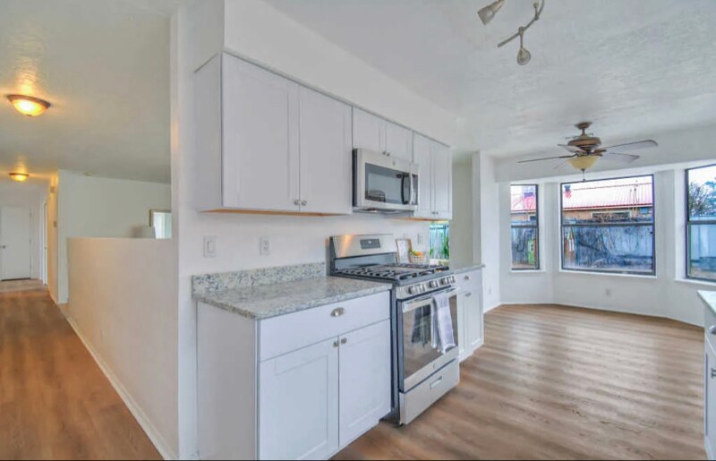 Building Photo - 856 Lancelot St