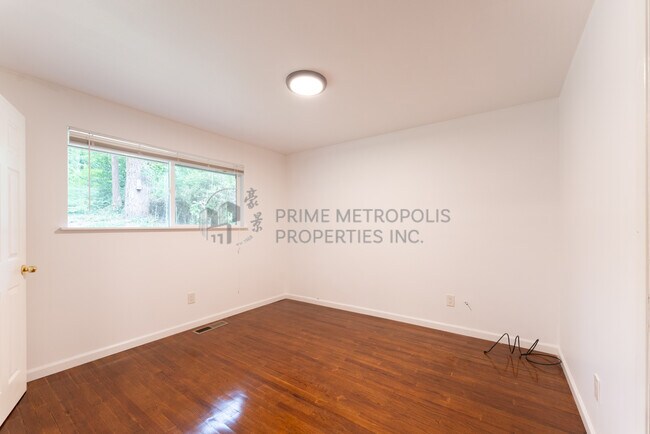 Building Photo - 13033 27th Ave NE