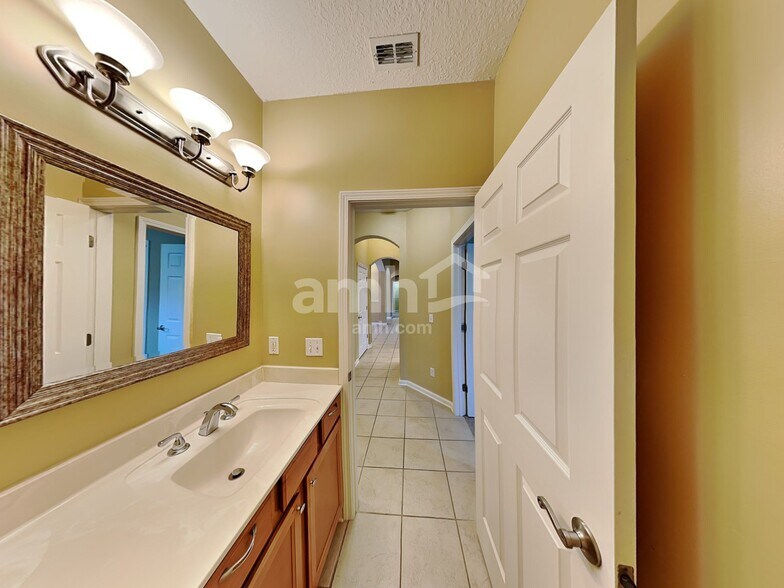 Building Photo - 921 Indian River Rd