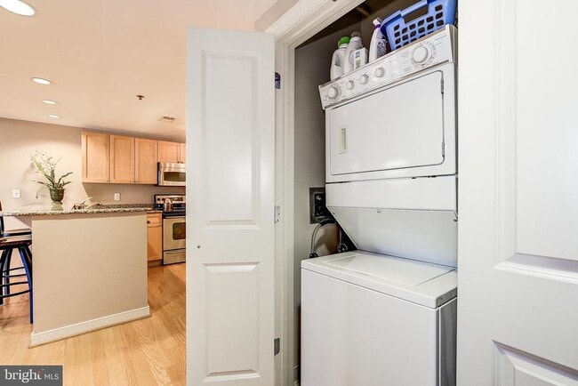 Building Photo - 777 7th St NW