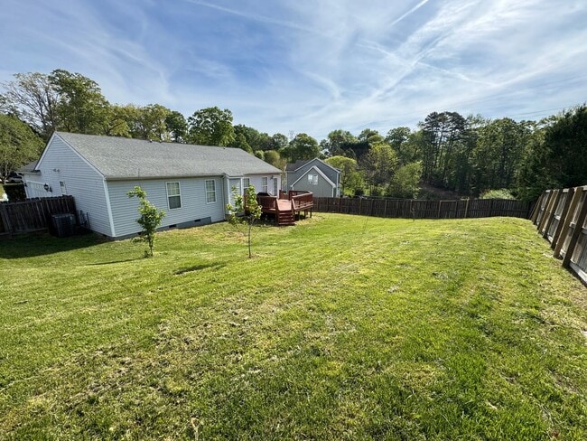 Building Photo - Available to Show