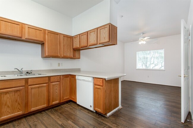 Building Photo - 4717 Virginia Ave