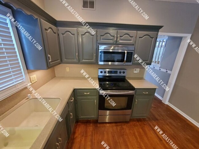 Building Photo - Gorgeous Blue Valley Home-Available in JULY!!
