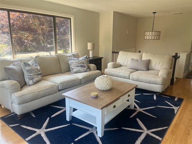 Building Photo - 16 Pleasant View Dr