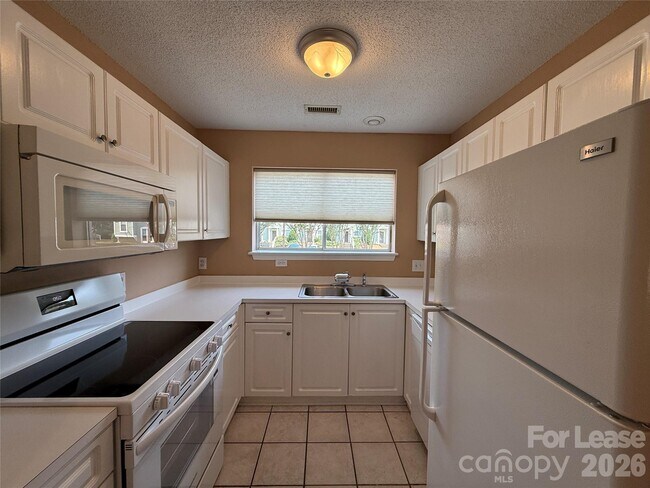 Building Photo - 17428 Tuscany Ln