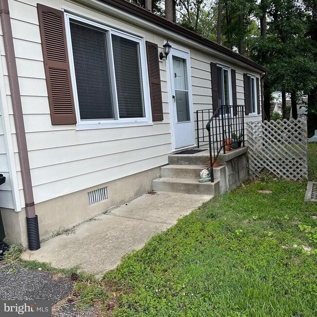 Primary Photo - 7017 Albany Ave