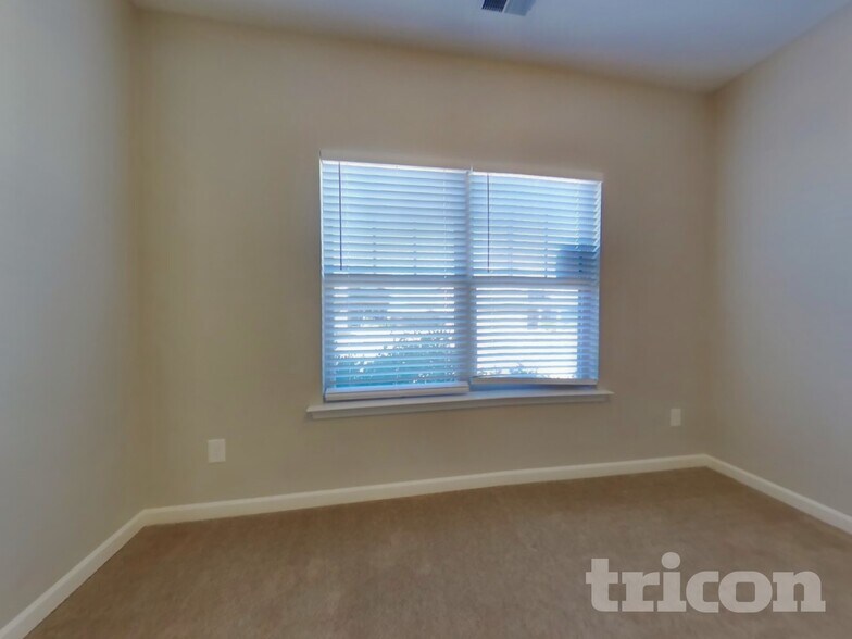 Building Photo - 23 Mercer Ln