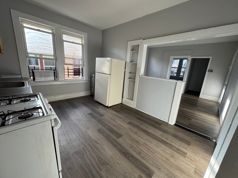 Building Photo - 21 Underwood St