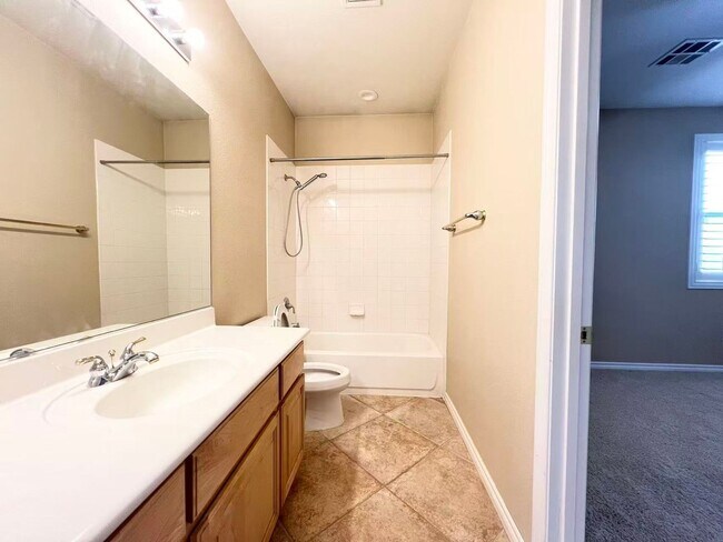 Building Photo - Welcome to the gorgeous home in Rhode Ranch