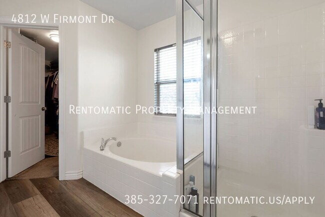 Building Photo - 4812 Firmont Dr