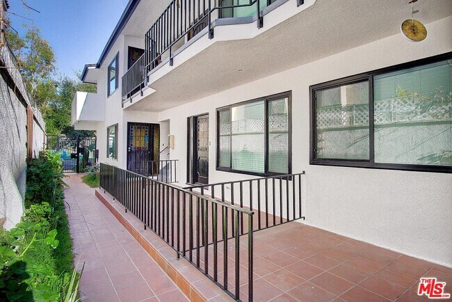 Building Photo - 722 Lincoln Blvd