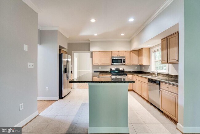 Building Photo - 1168 Taji Ct