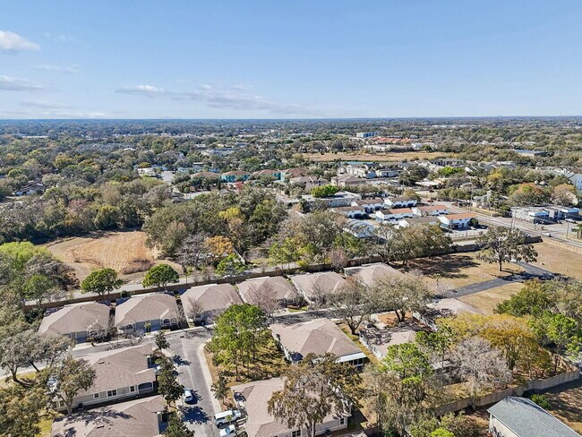 Building Photo - 2011 Villa Sites Dr