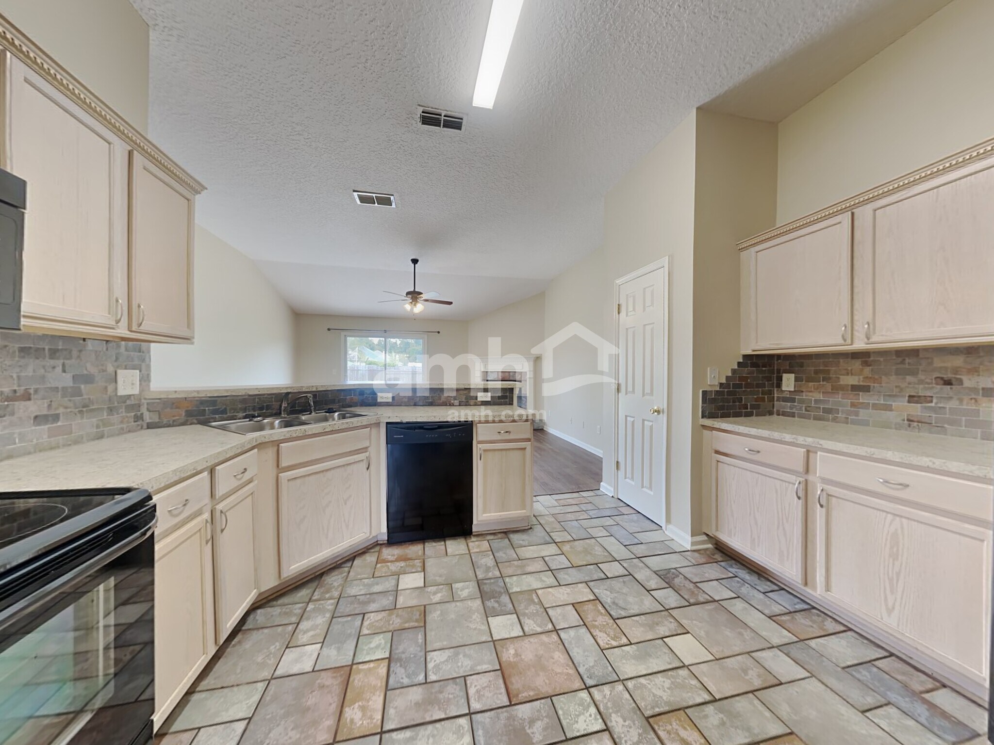 Building Photo - 3171 Highland Grove Dr