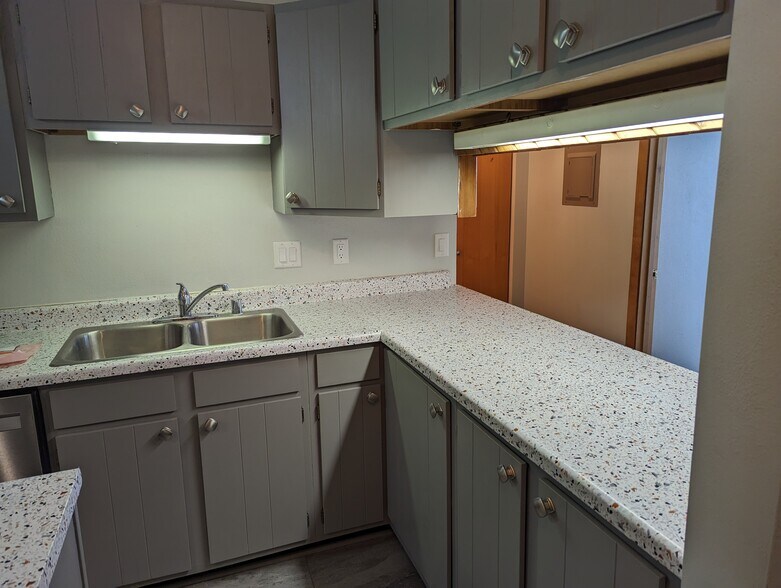 Building Photo - 222 Jay St