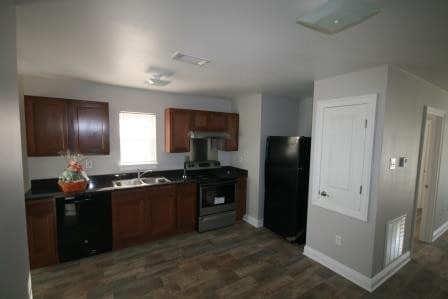 Kitchen - 726 16th St