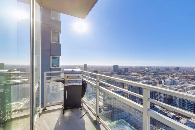 Building Photo - 737 W Washington Blvd