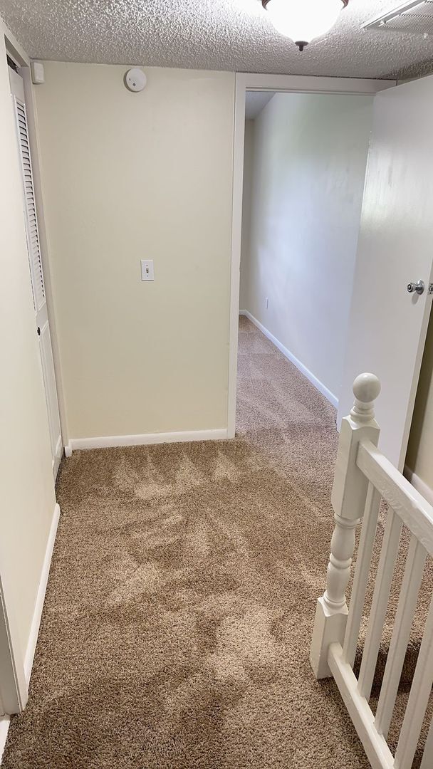 Building Photo - Newly renovated 2 bedroom Townhouse for Re...