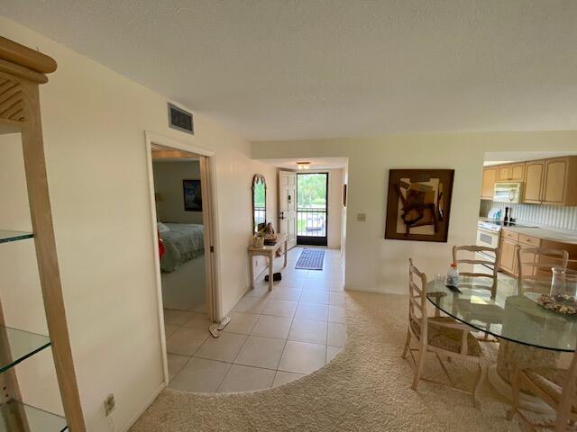 Building Photo - 1604 Clubhouse Cir