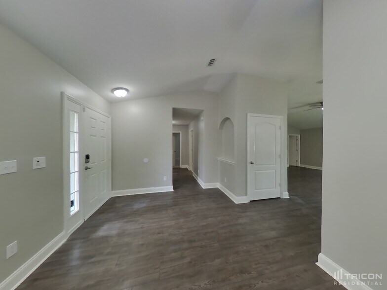 Building Photo - 2268 Eisner Dr