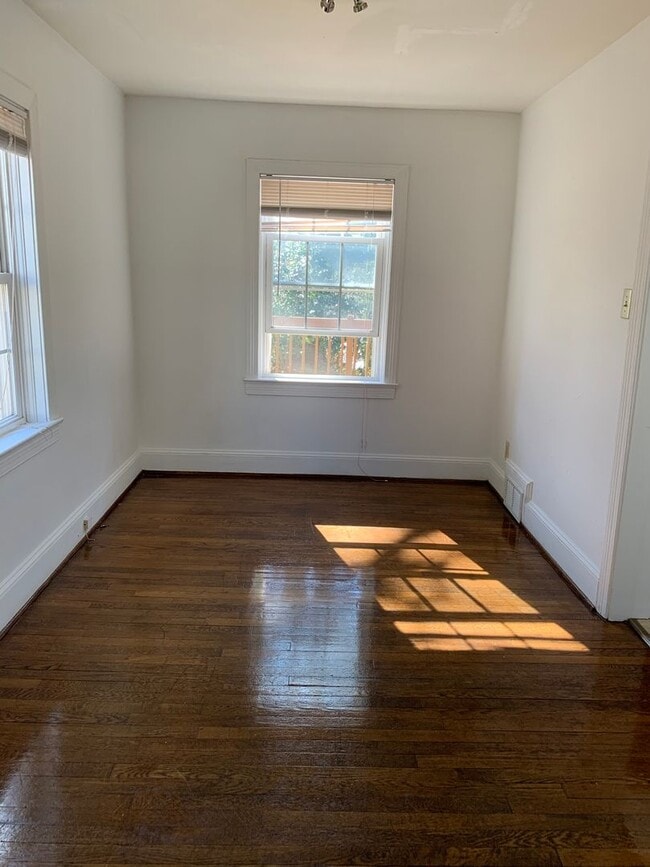 Building Photo - 3109d