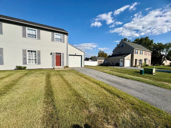 Building Photo - 2 Bedroom 1 Bathroom in Mount Joy!