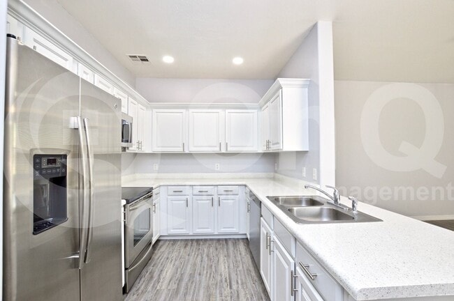 Building Photo - 1543 S Longspur Ln