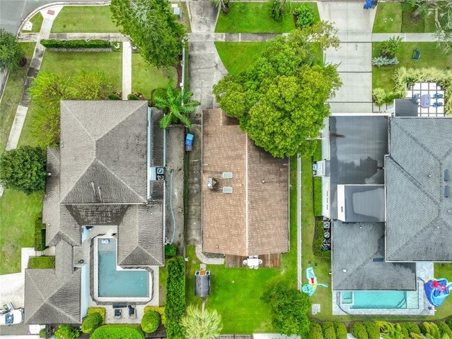 Building Photo - 1681 Walnut Ave