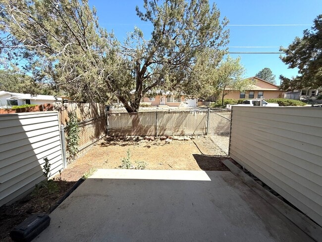 Building Photo - Townhome in Prescott!