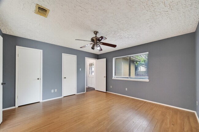 Building Photo - 319 Richvale Ln