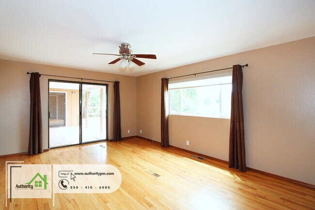 Building Photo - 3345 Golden Heights Dr