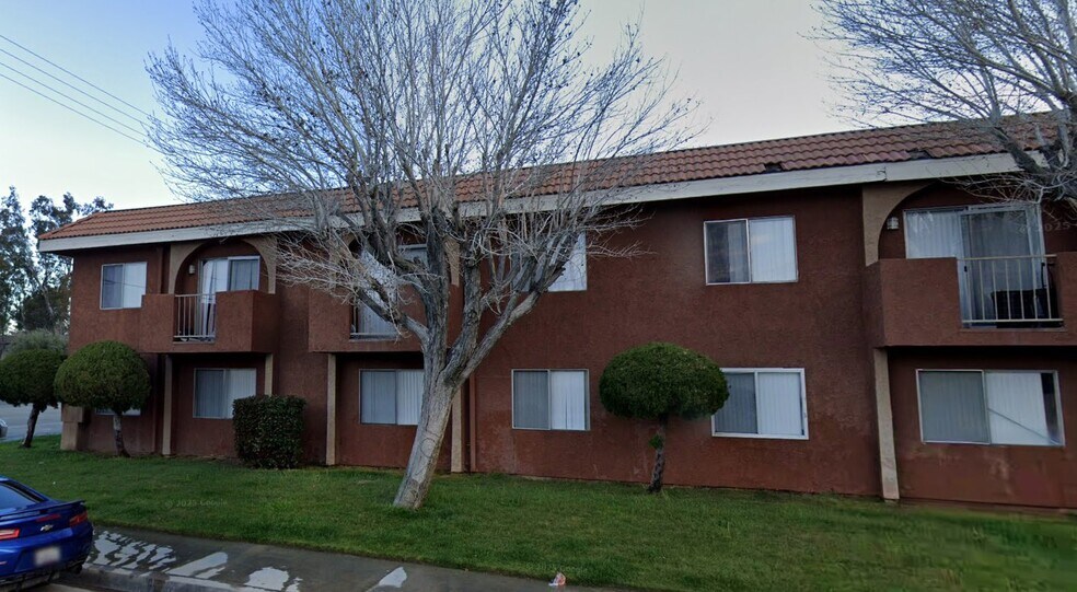 Building Photo - 38604 10th St E