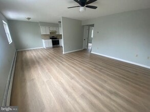 Building Photo - 130 Mortimer St