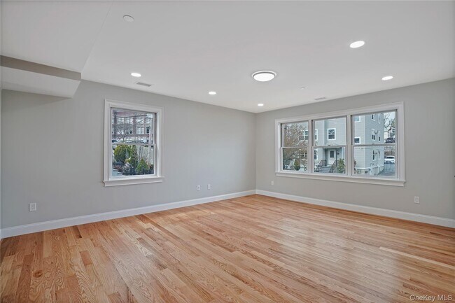 Building Photo - 80 Depeyster St