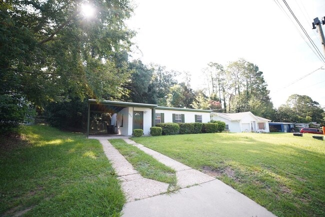 Primary Photo - 1015 Joe Louis St